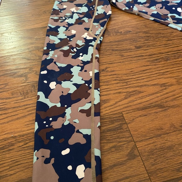 Balance Athletica camo ascend pants - Picture 4 of 4